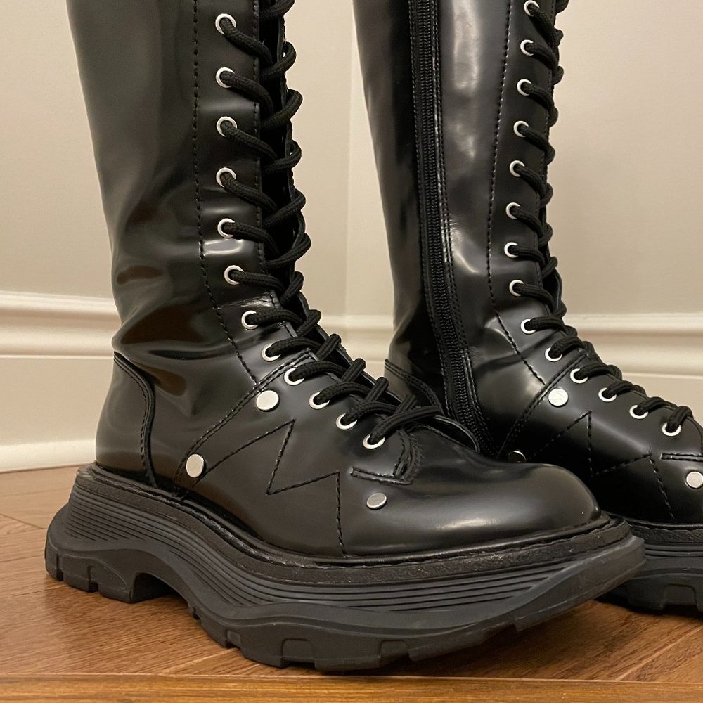 New Authentic ALEXANDER MCQUEEN Tread Slick Lace-Up Tall Boots - Picture 10 of 16